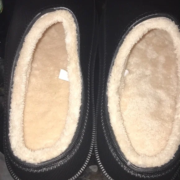 Cloud Slides Black Slip on Slippers - Picture 4 of 5